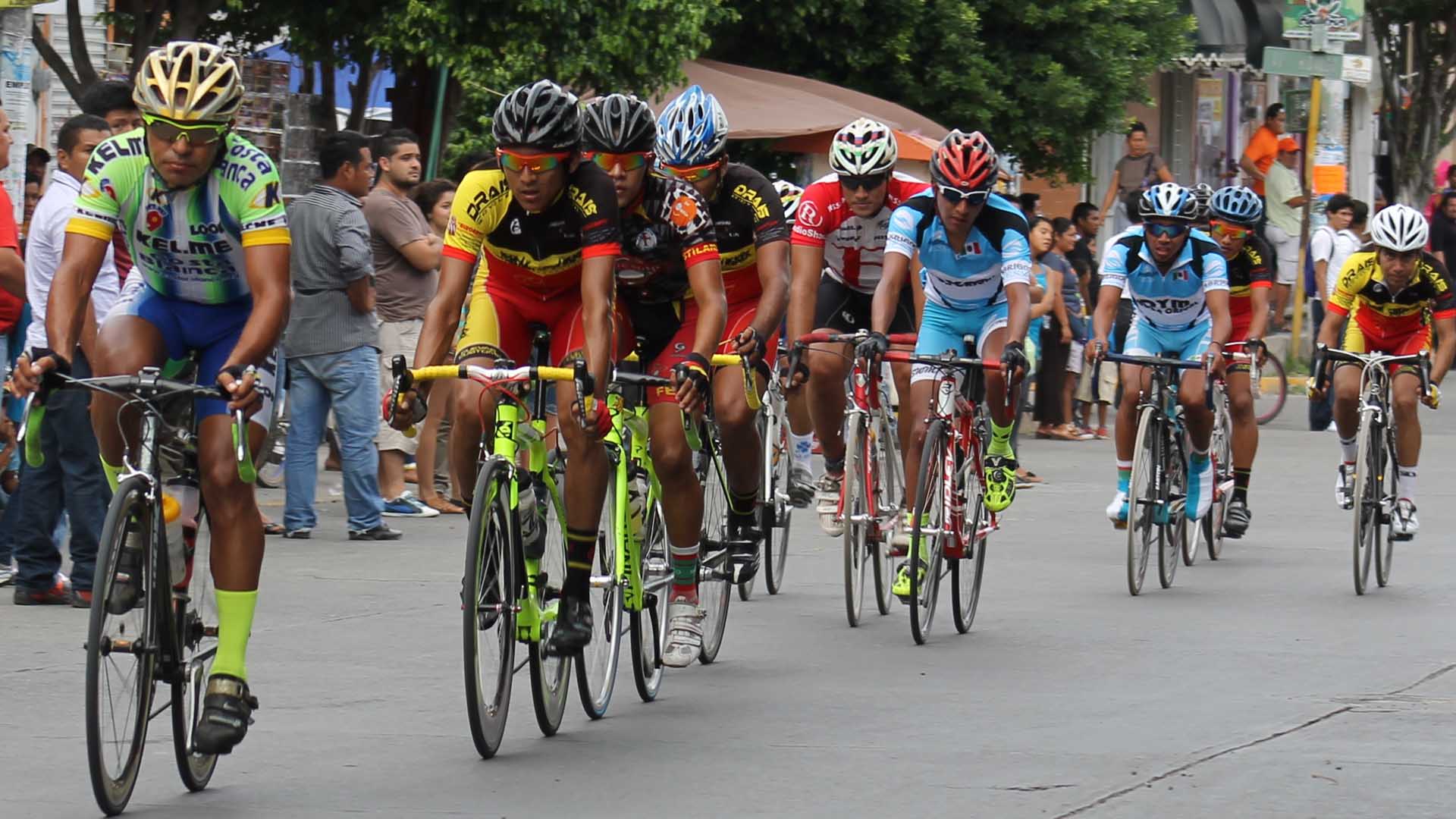 Anuncian cierre de vialidades por carrera ciclista en Juchitán