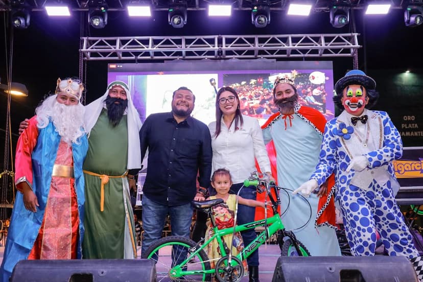 DIF MUNICIPAL CELEBRA EL DÍA DE REYES JUNTO A NIÑAS Y NIÑOS DE JUCHITÁN